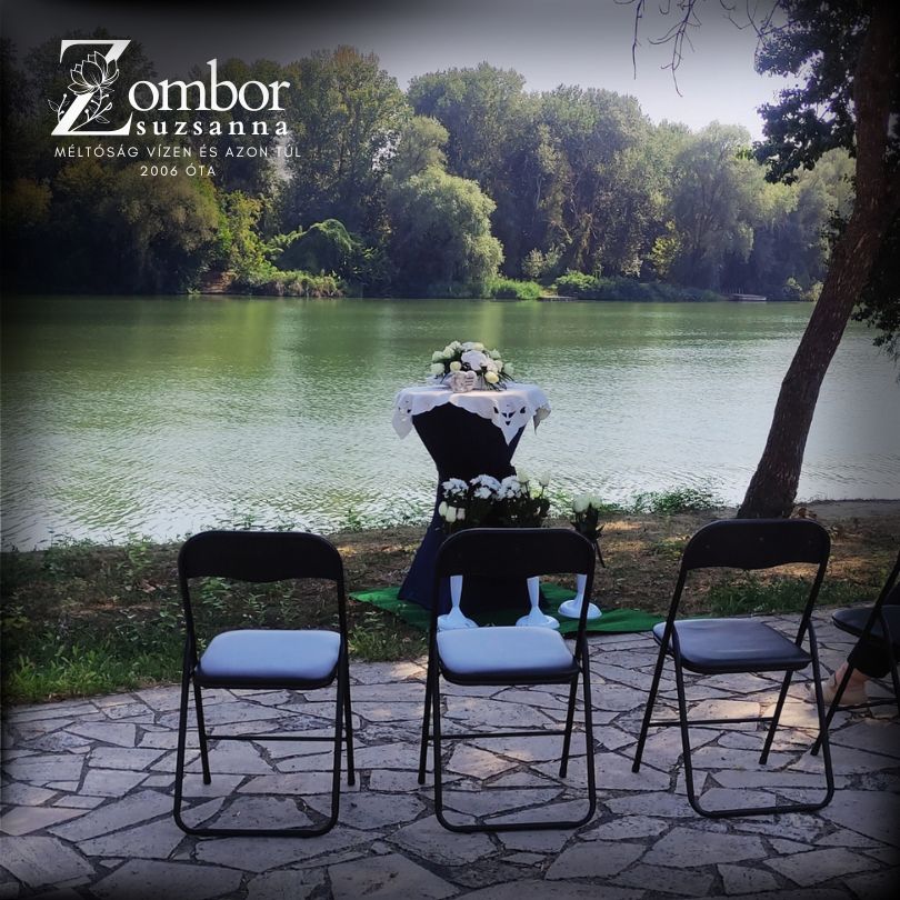 Vízparti búcsúztatás - csónakos vízi temetéssel